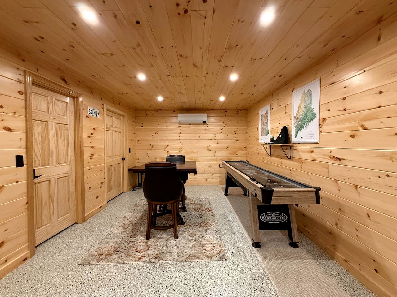 Modern Cabin Getaway Near Pequawket Pond in Conway, New Hampshire