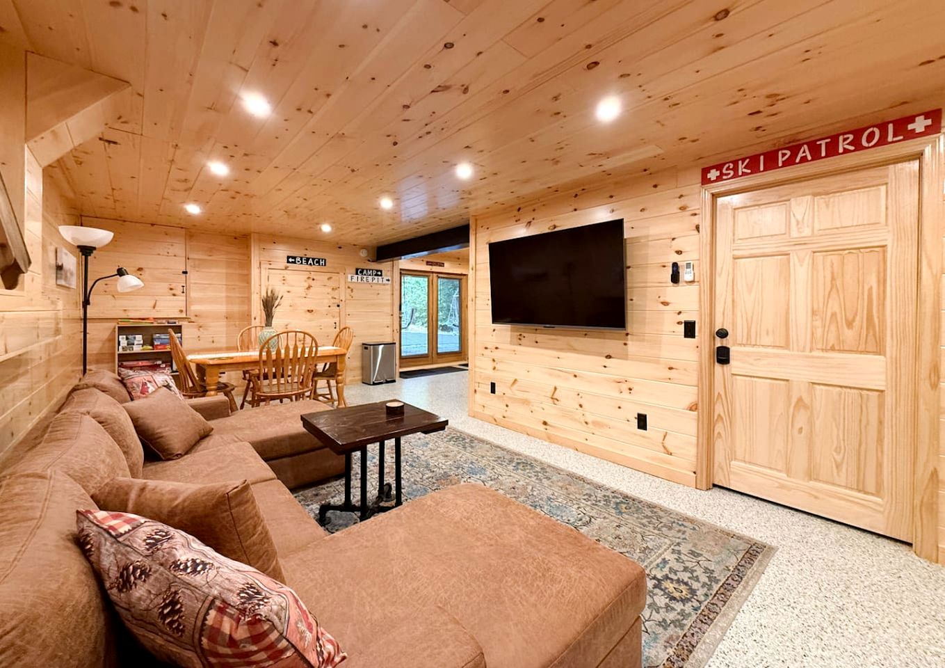 Modern Cabin Getaway Near Pequawket Pond in Conway, New Hampshire