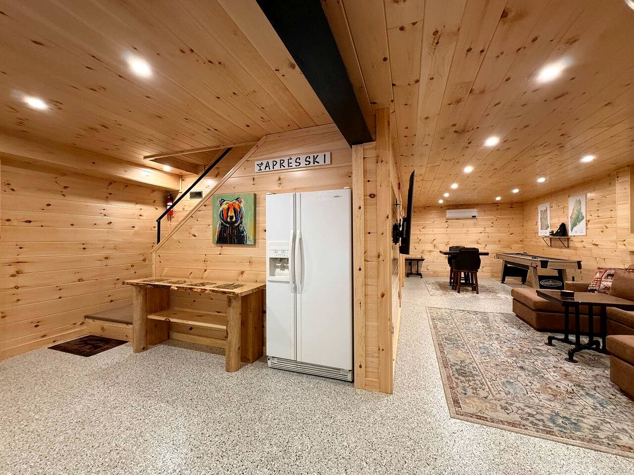 Modern Cabin Getaway Near Pequawket Pond in Conway, New Hampshire