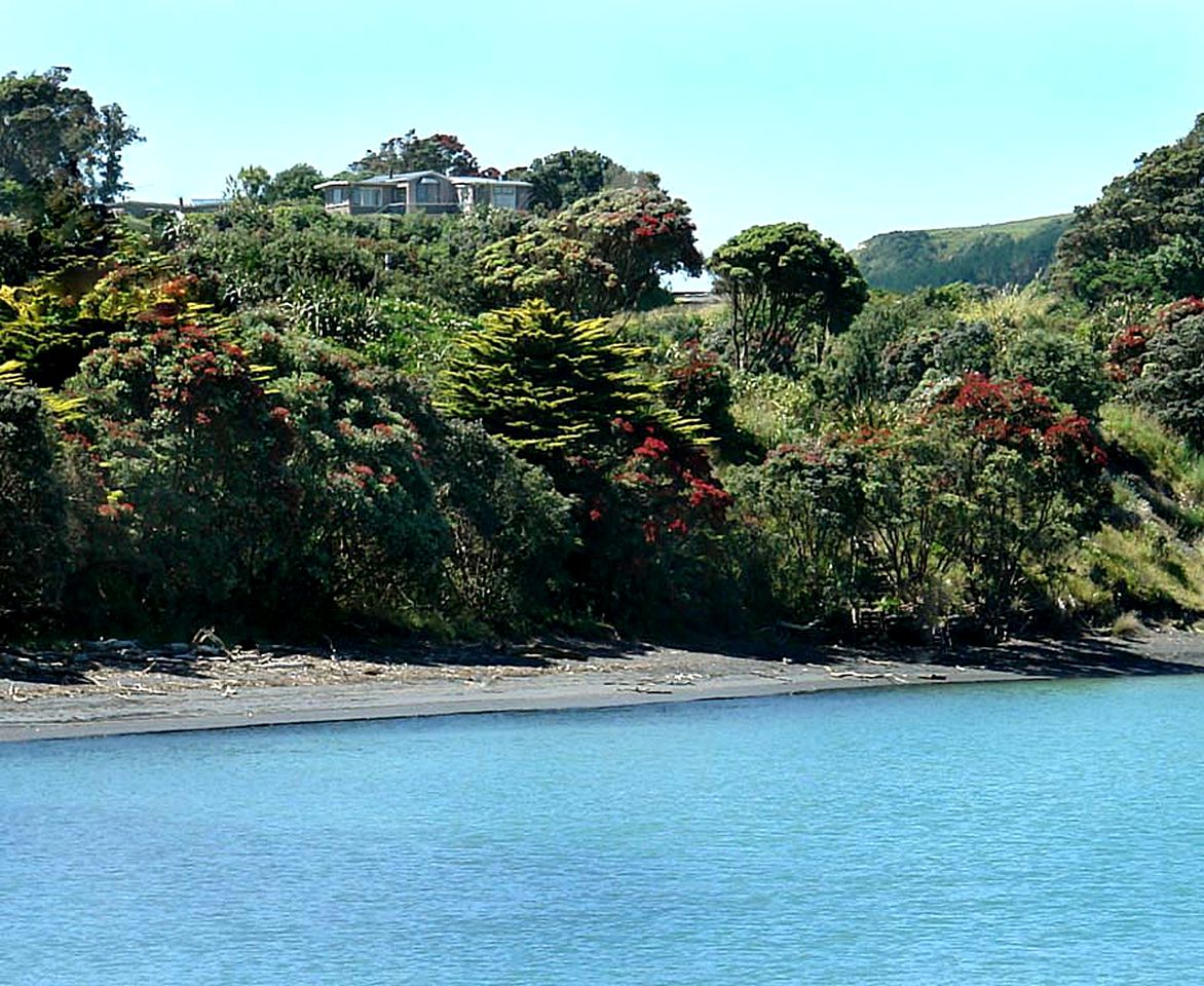 Stunning Rental with Water Views in Mokau, North Taranaki, New Zealand