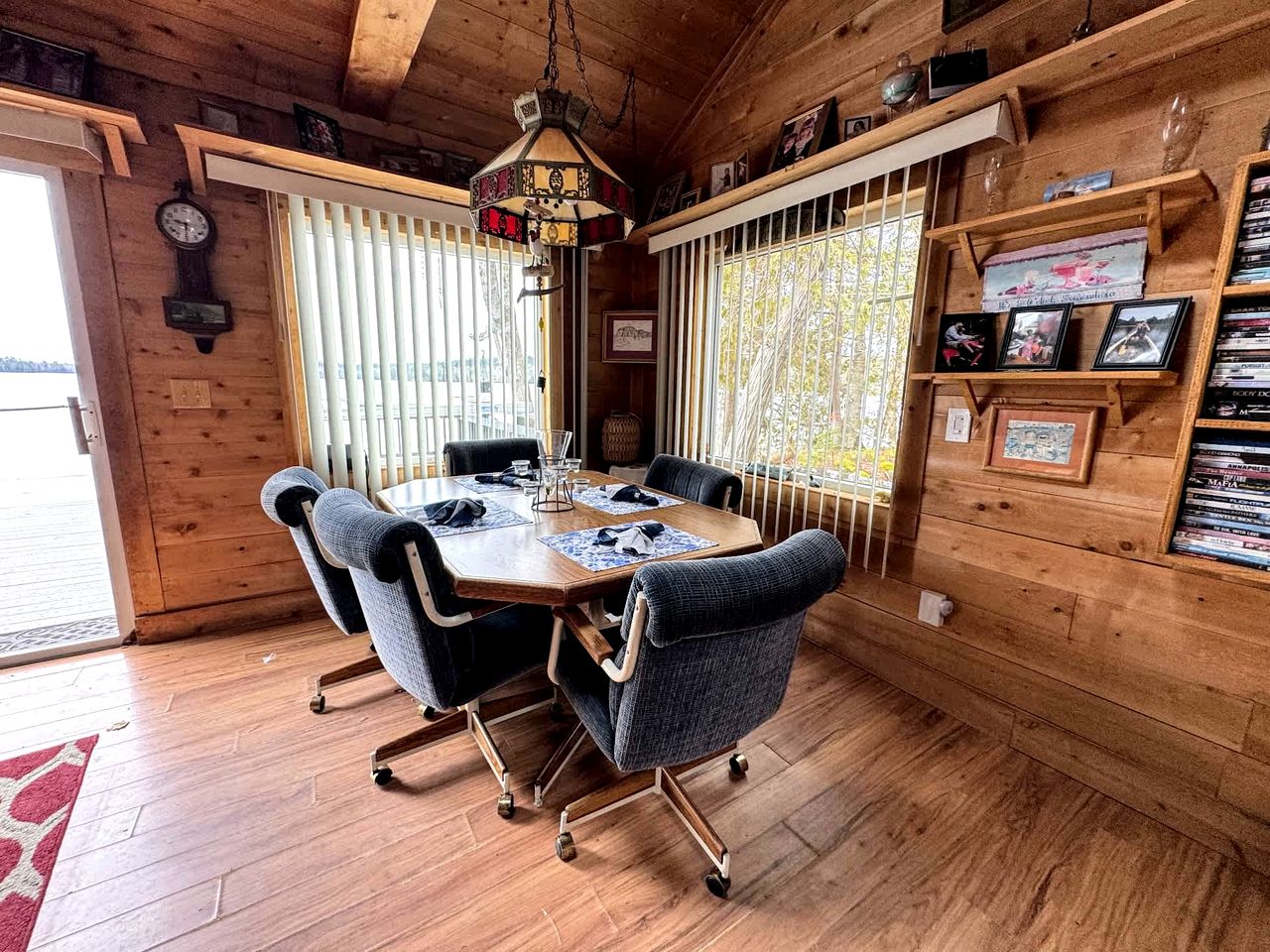 Family and Dog Friendly Lakefront Cabin in Maine near Tidal Falls and Kisma Preserve