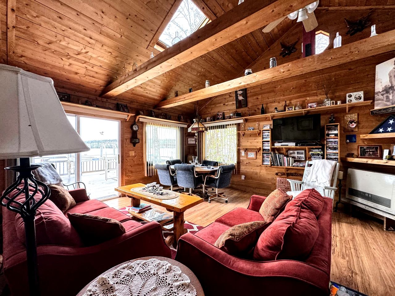 Family and Dog Friendly Lakefront Cabin in Maine near Tidal Falls and Kisma Preserve