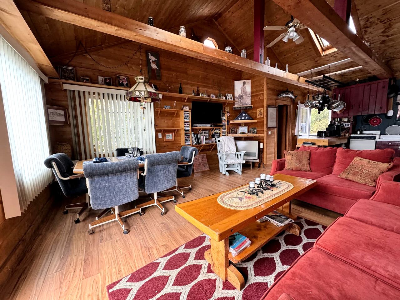 Family and Dog Friendly Lakefront Cabin in Maine near Tidal Falls and Kisma Preserve