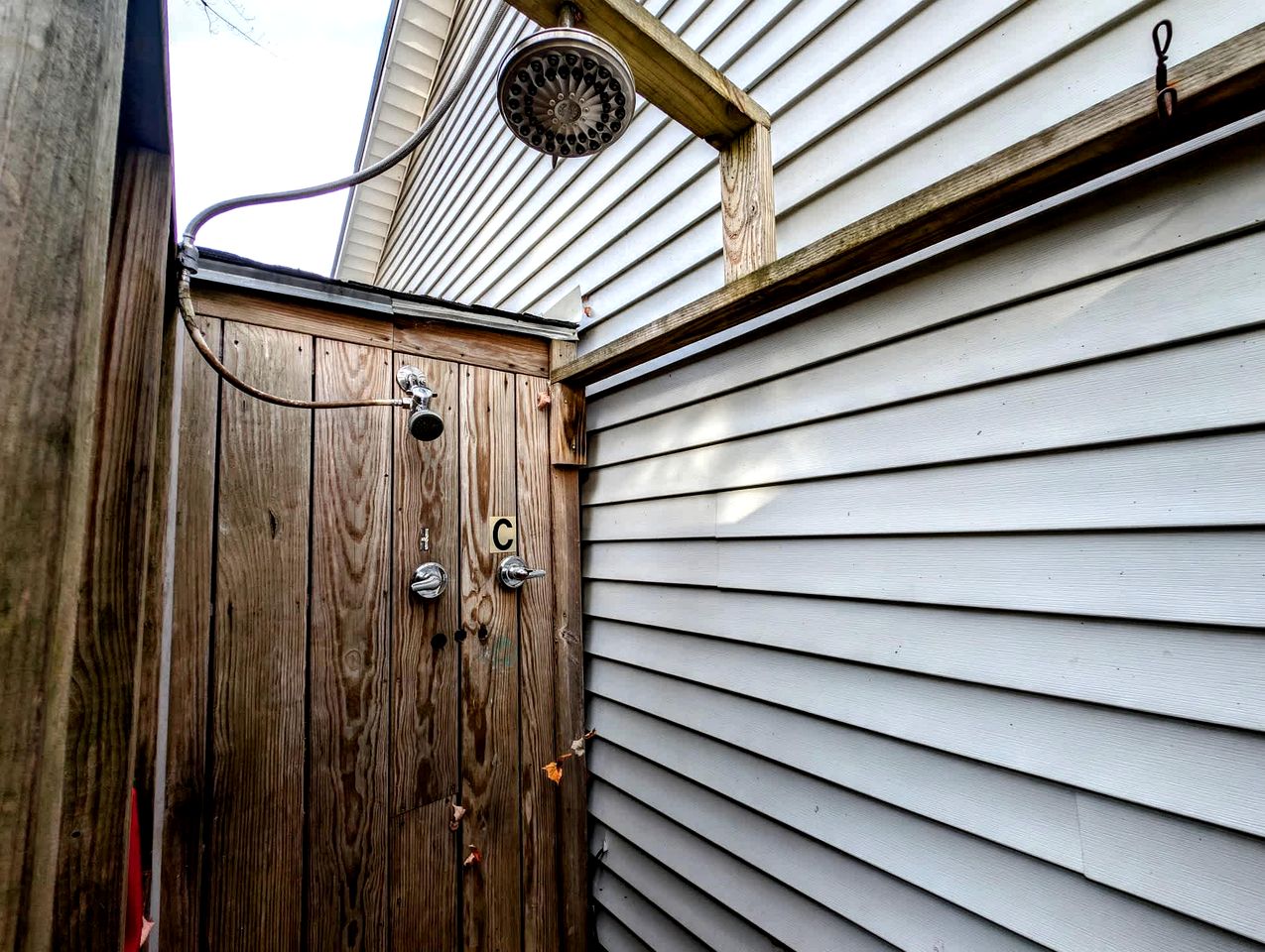 Family and Dog Friendly Lakefront Cabin in Maine near Tidal Falls and Kisma Preserve