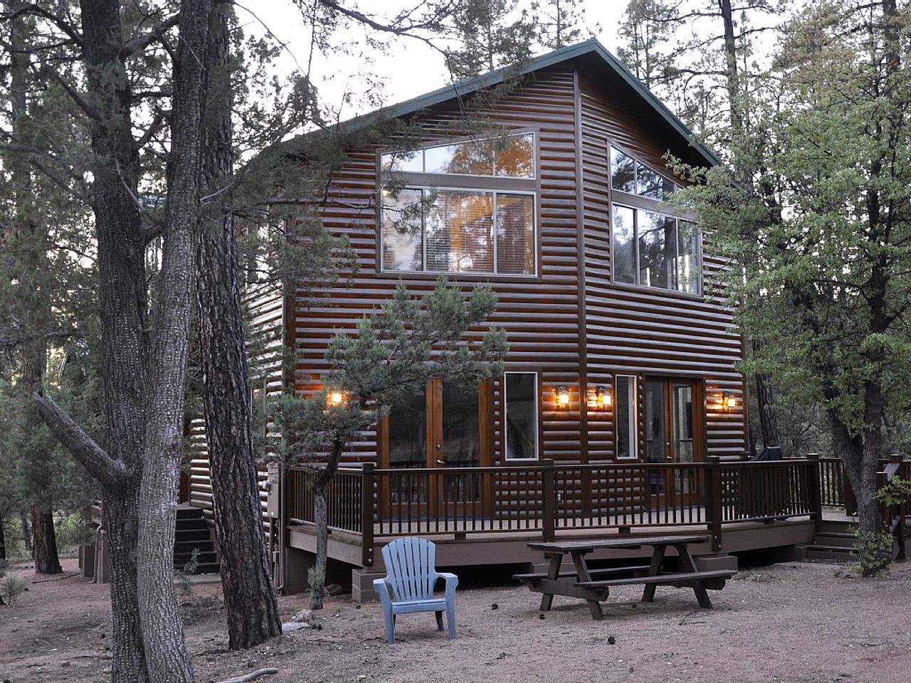 Spacious Woodland Log Cabin Rental with Mogollon Rim Views in Payson, Arizona