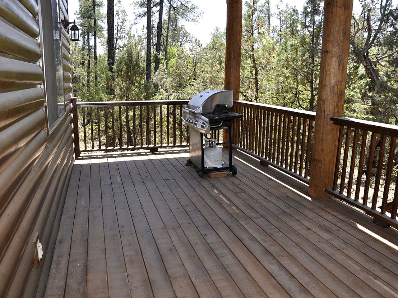 Spacious Woodland Log Cabin Rental with Mogollon Rim Views in Payson, Arizona