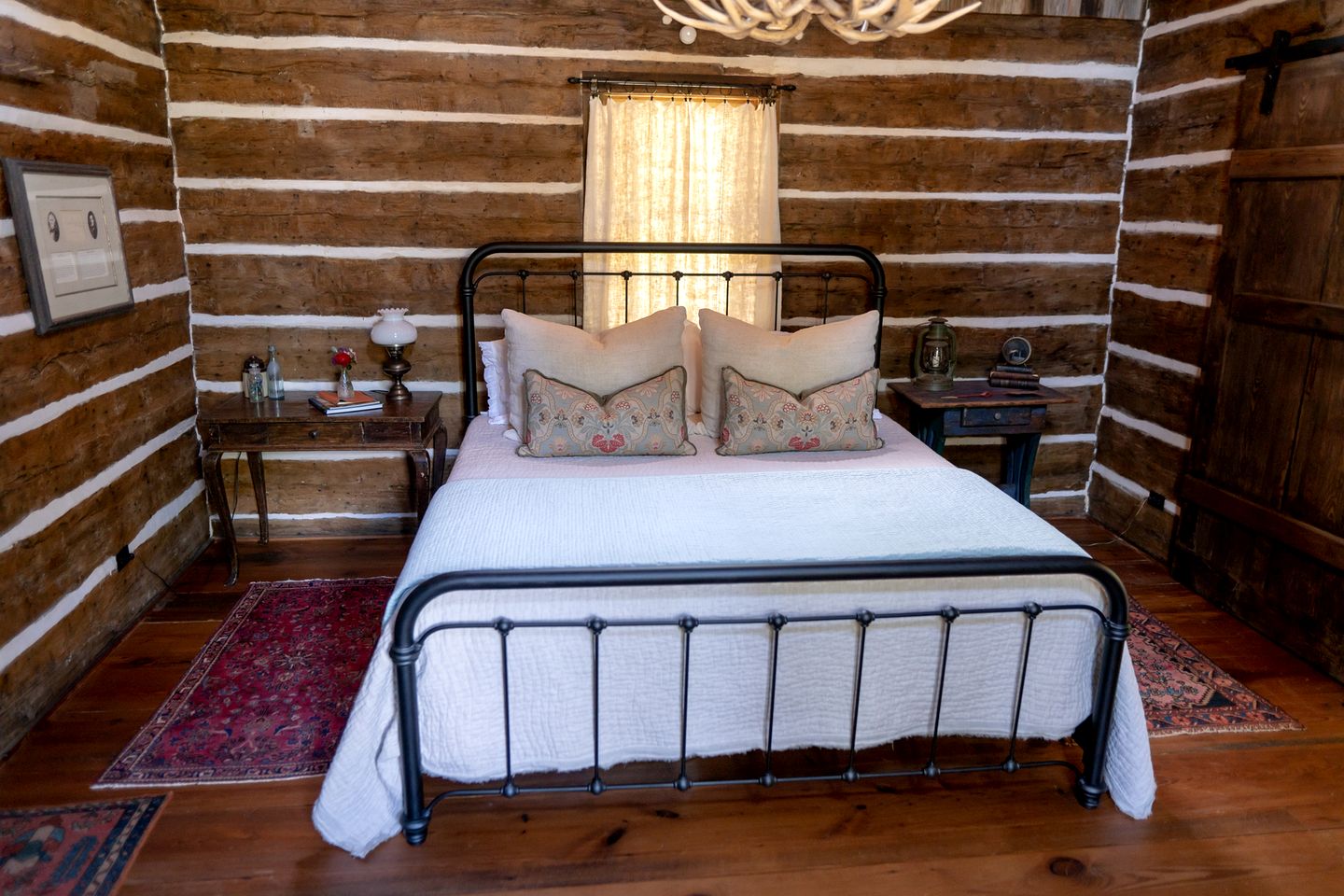 Charming Historic Cabin with Wood-Burning Stove near StarHill Farms in Texas