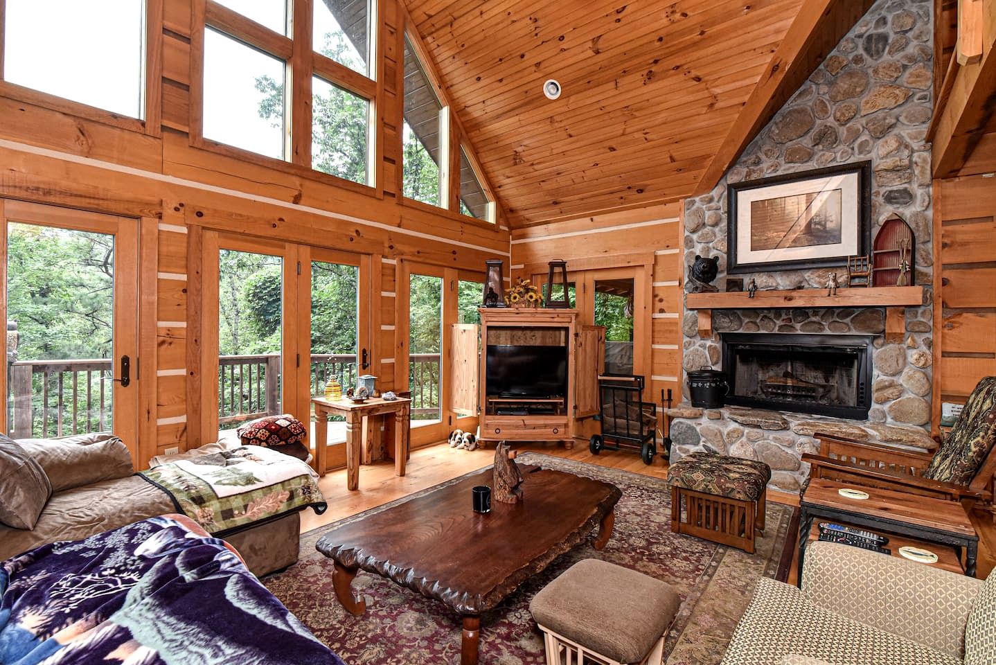 Stunning Mountain Cabin with Hot Tub and Game Room Near Asheville in Old Fort, NC