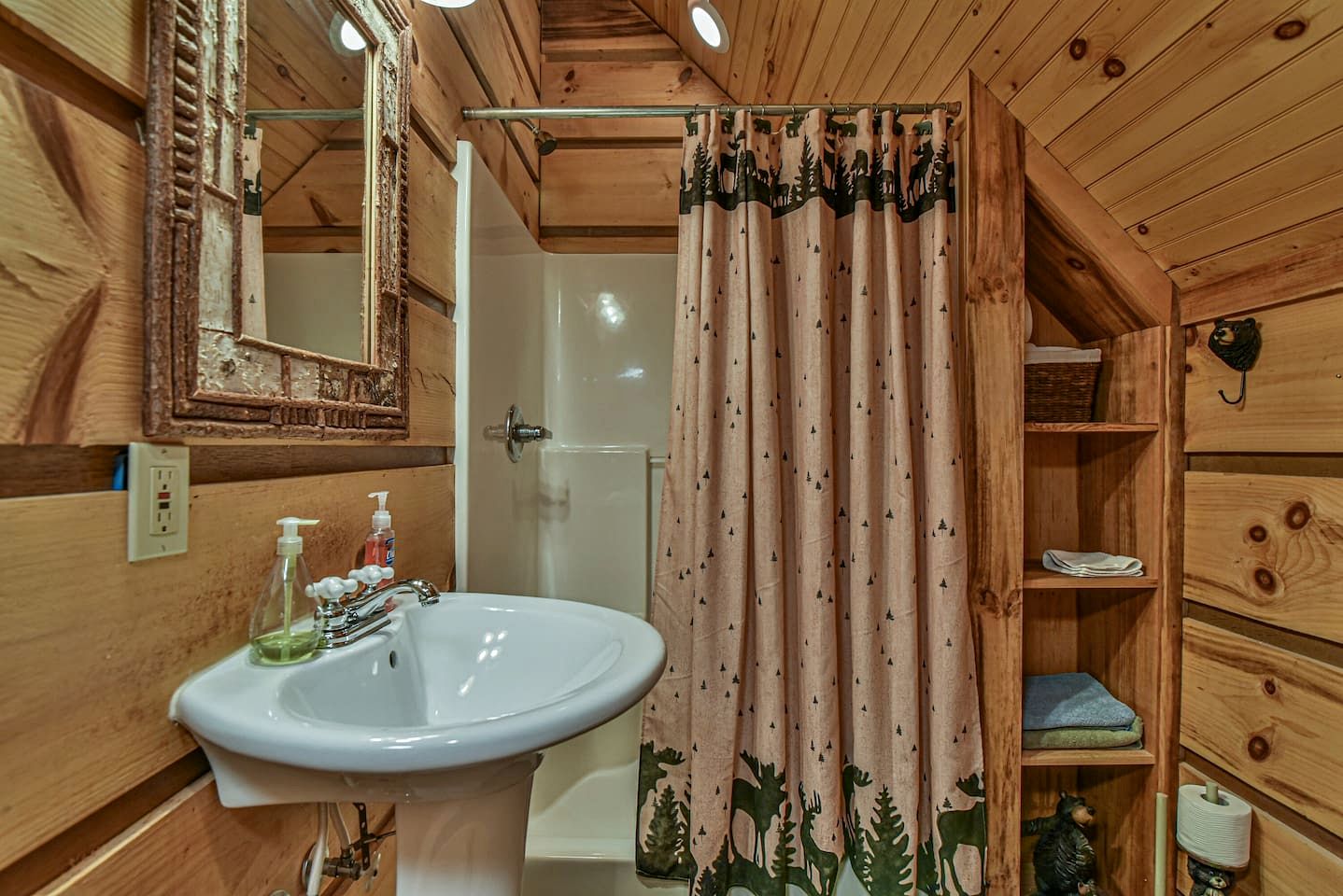 Stunning Mountain Cabin with Hot Tub and Game Room Near Asheville in Old Fort, NC