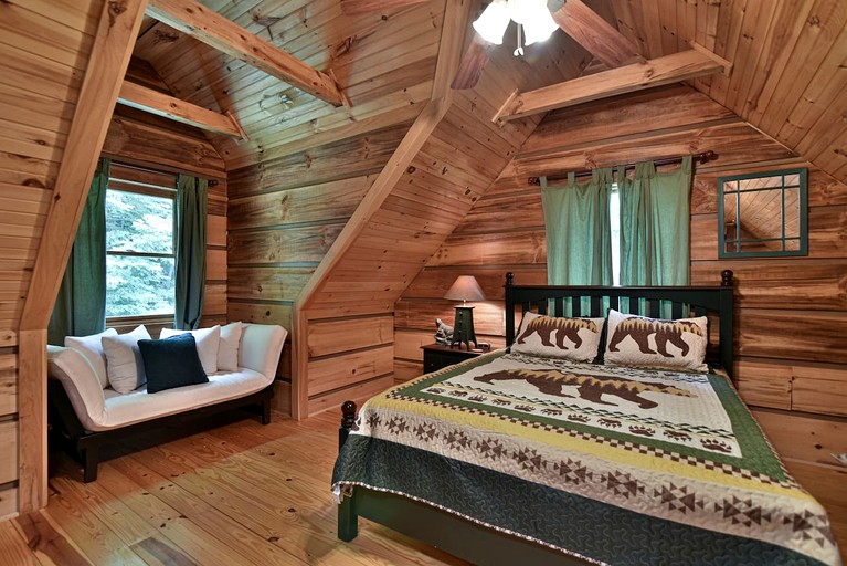 Cabins (United States of America, Old Fort, North Carolina)