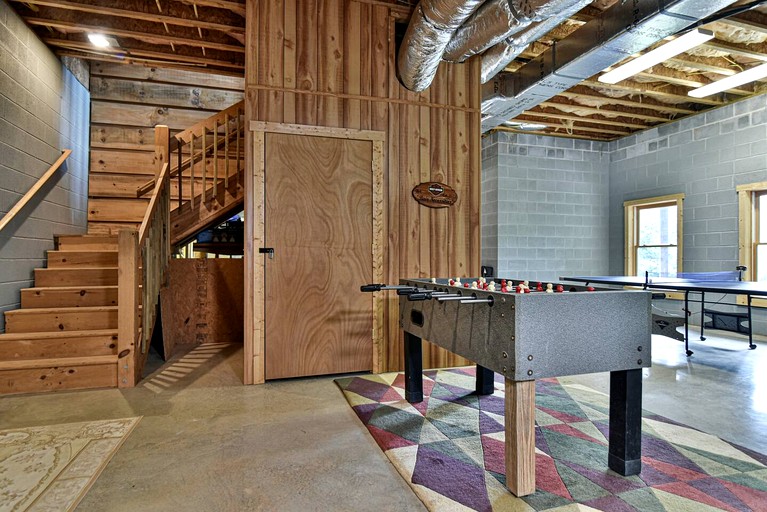 Cabins (United States of America, Old Fort, North Carolina)