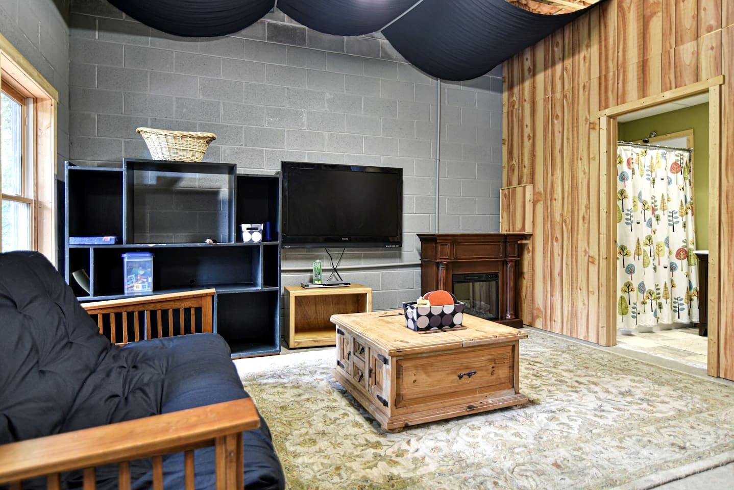 Stunning Mountain Cabin with Hot Tub and Game Room Near Asheville in Old Fort, NC