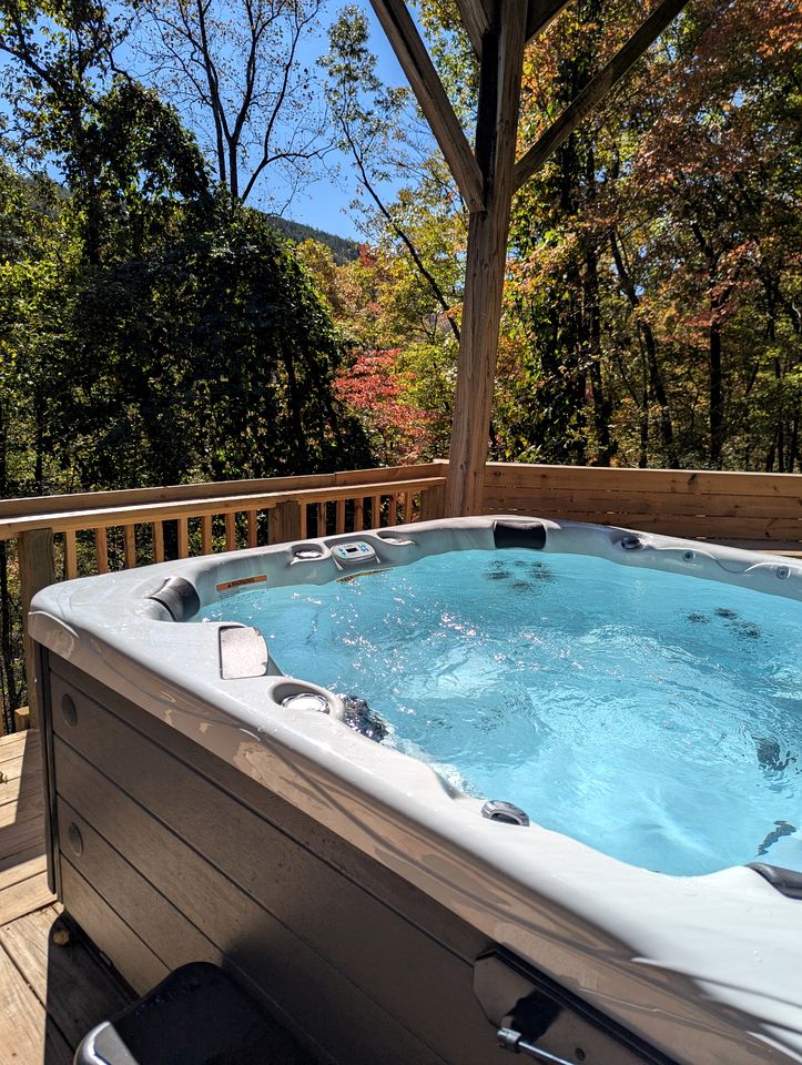 Stunning Mountain Cabin with Hot Tub and Game Room Near Asheville in Old Fort, NC