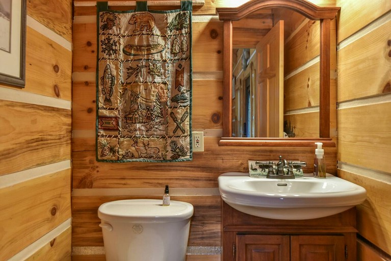 Cabins (United States of America, Old Fort, North Carolina)