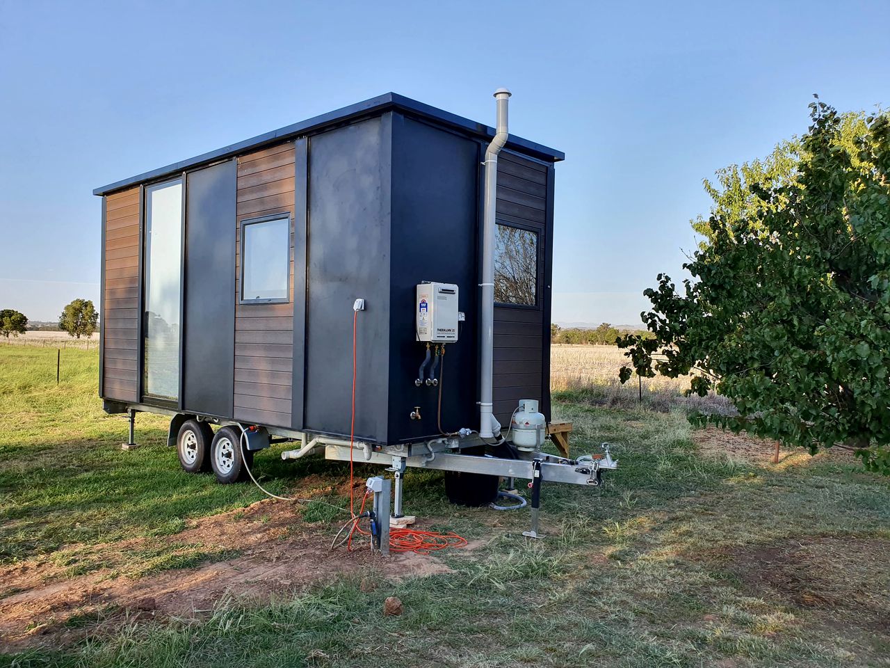 Charming Tiny Home on a Farm for a Romantic Getaway in NSW