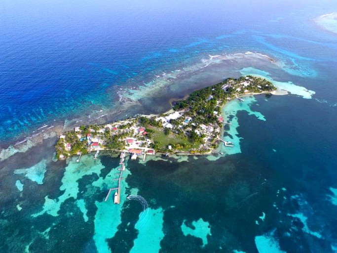 Bell Tents (South Water Caye, Stann Creek District, Belize)