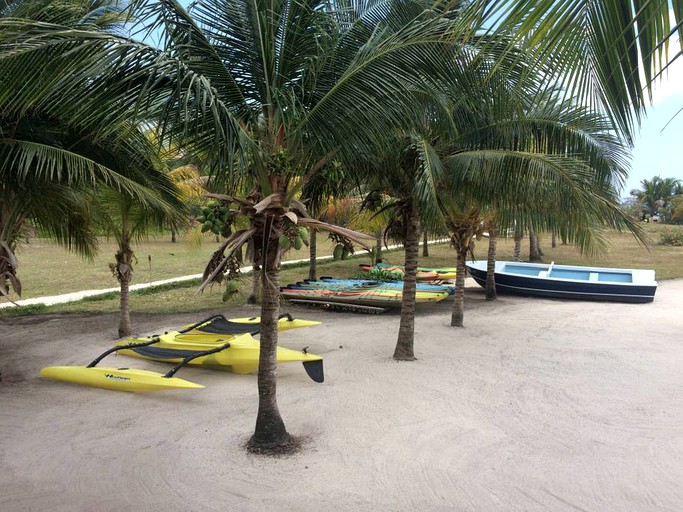 Bell Tents (South Water Caye, Stann Creek District, Belize)