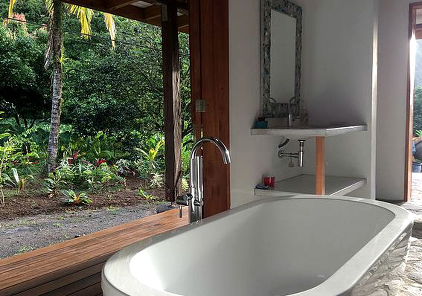 Gorgeous Tropical Cottage for a Romantic Getaway in Saint David, Dominica