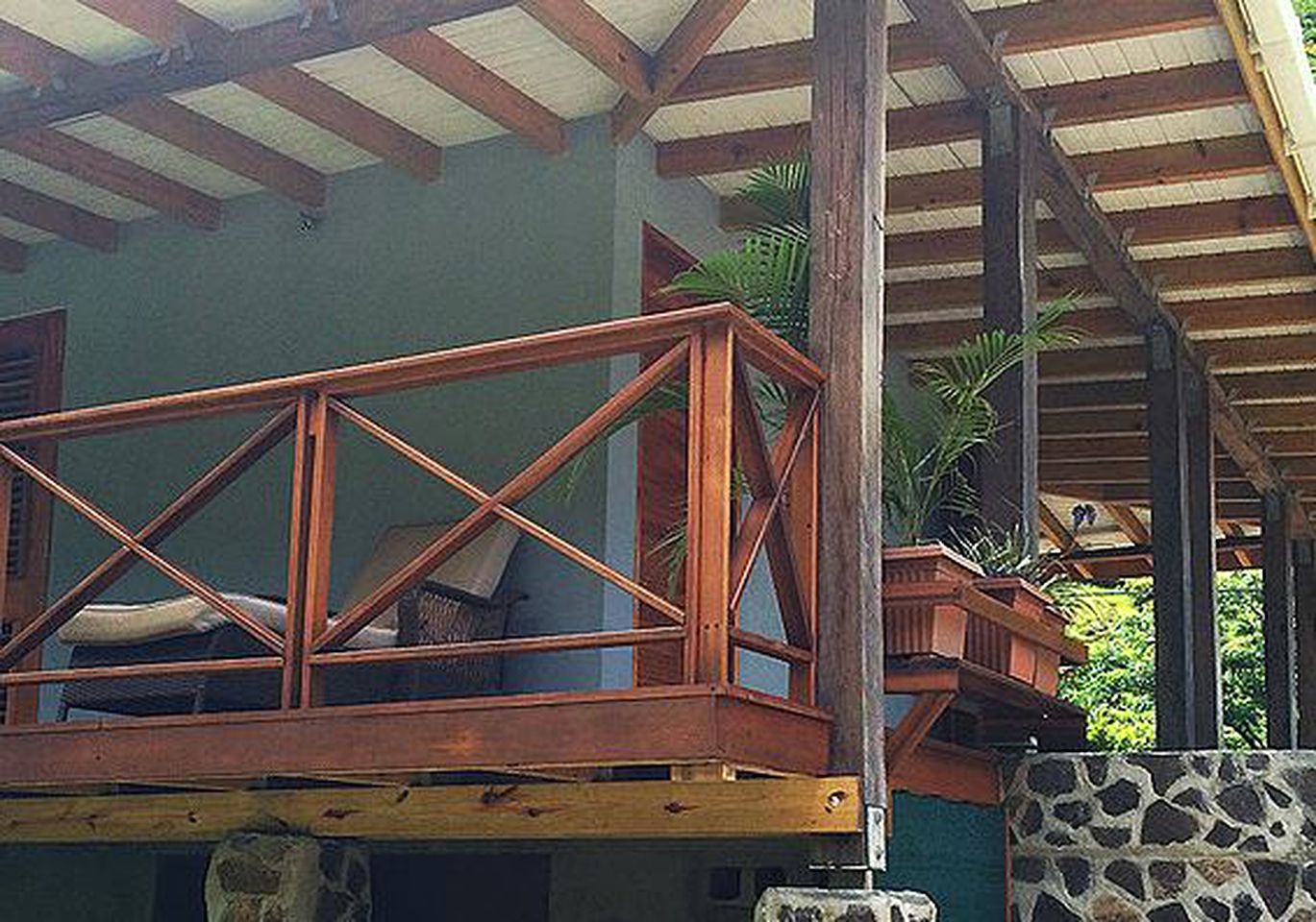 Huts (Rosalie, Saint David, Dominica)