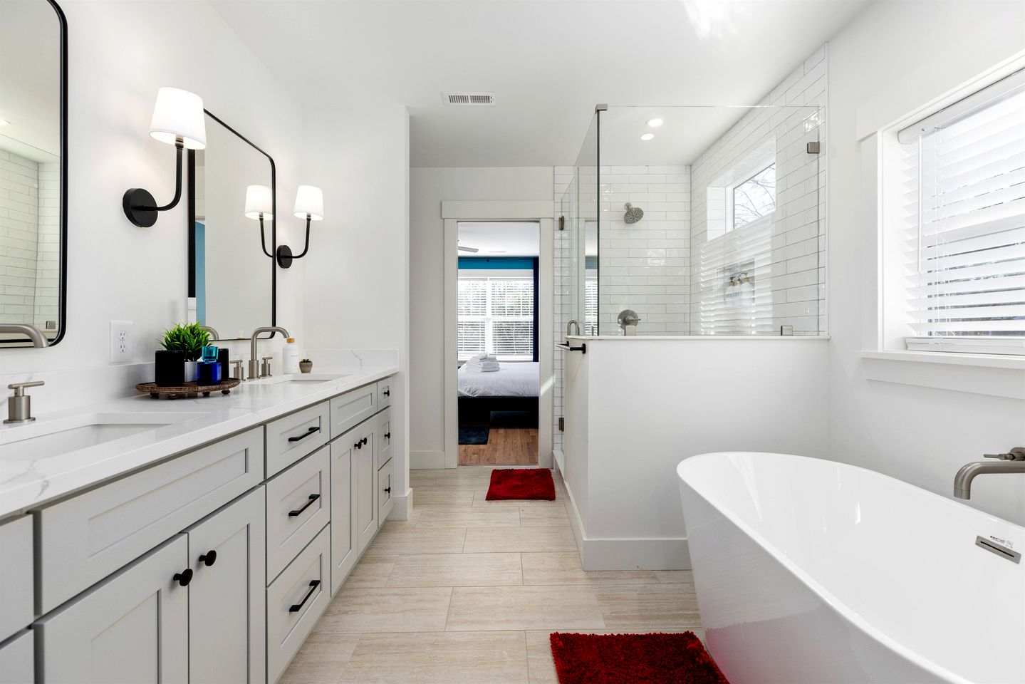 Luminous Urban Vacation Rental Haven near Catawba River in North Carolina