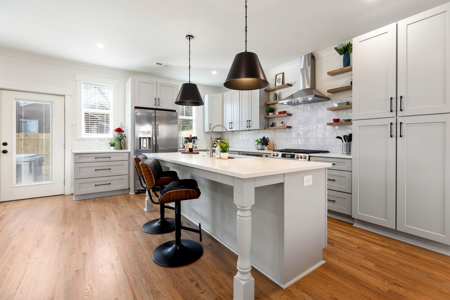 Luminous Urban Vacation Rental Haven near Catawba River in North Carolina