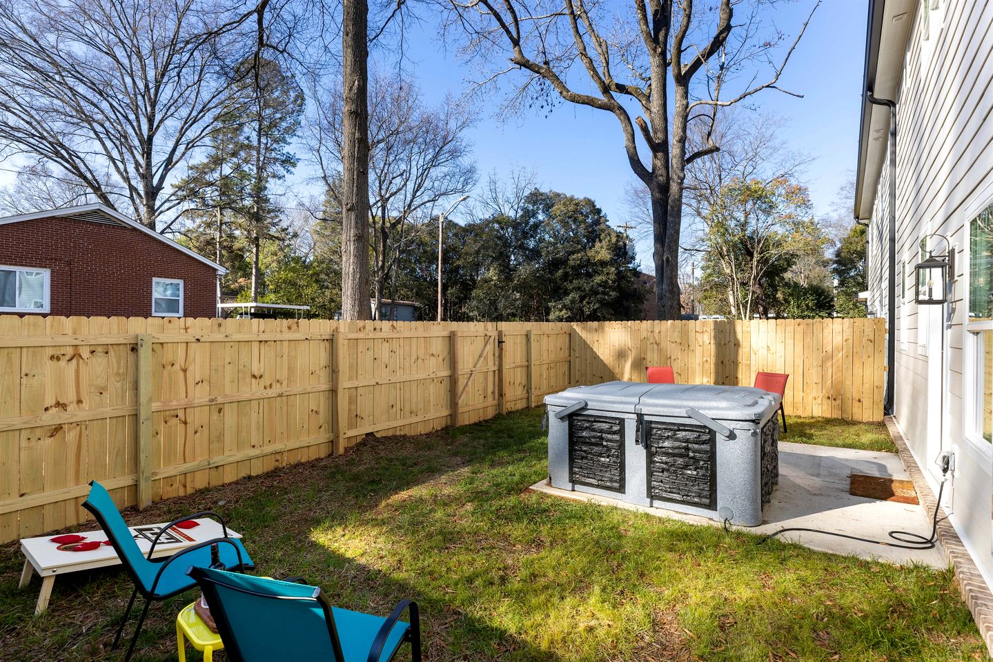 Luminous Urban Vacation Rental Haven near Catawba River in North Carolina