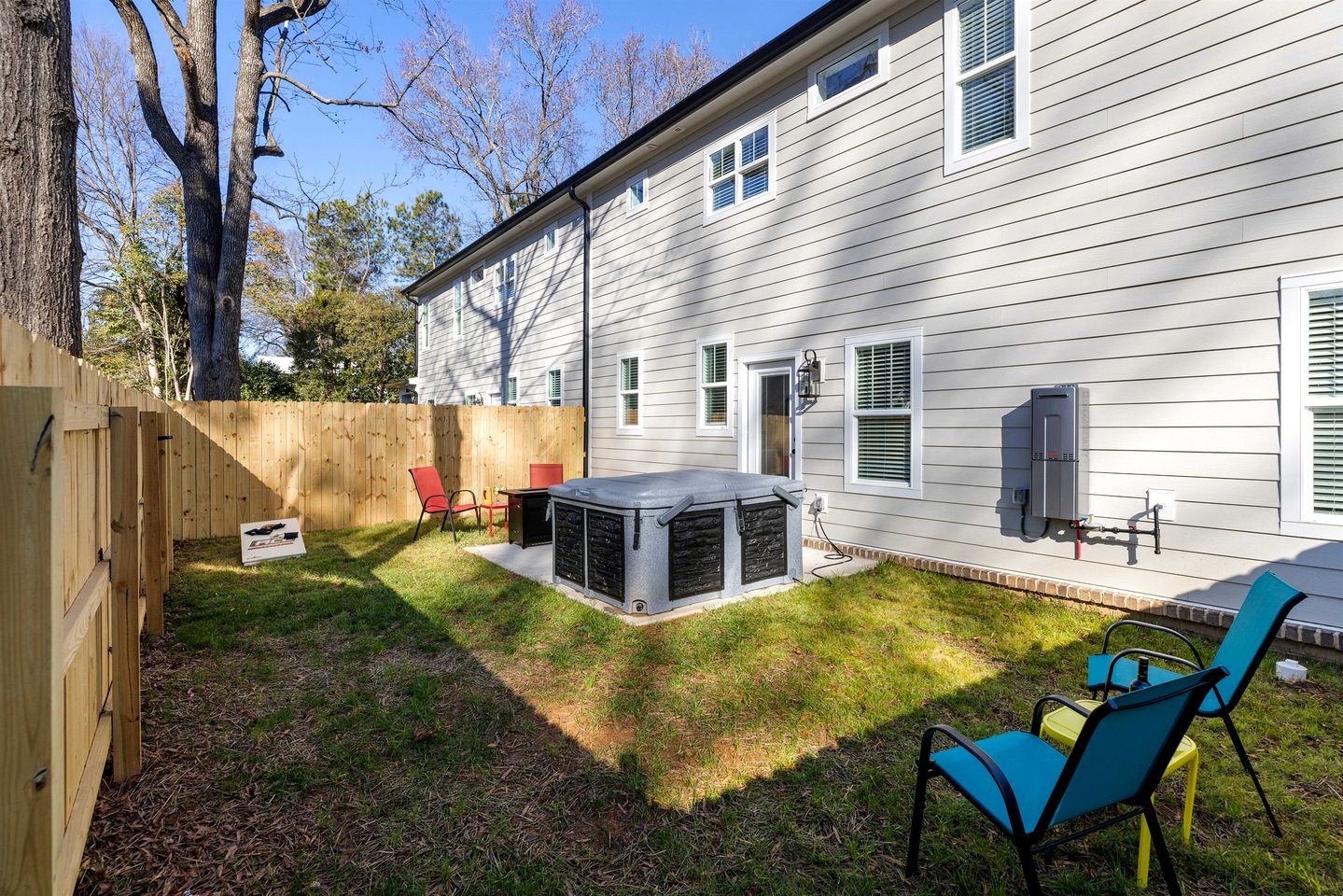Luminous Urban Vacation Rental Haven near Catawba River in North Carolina