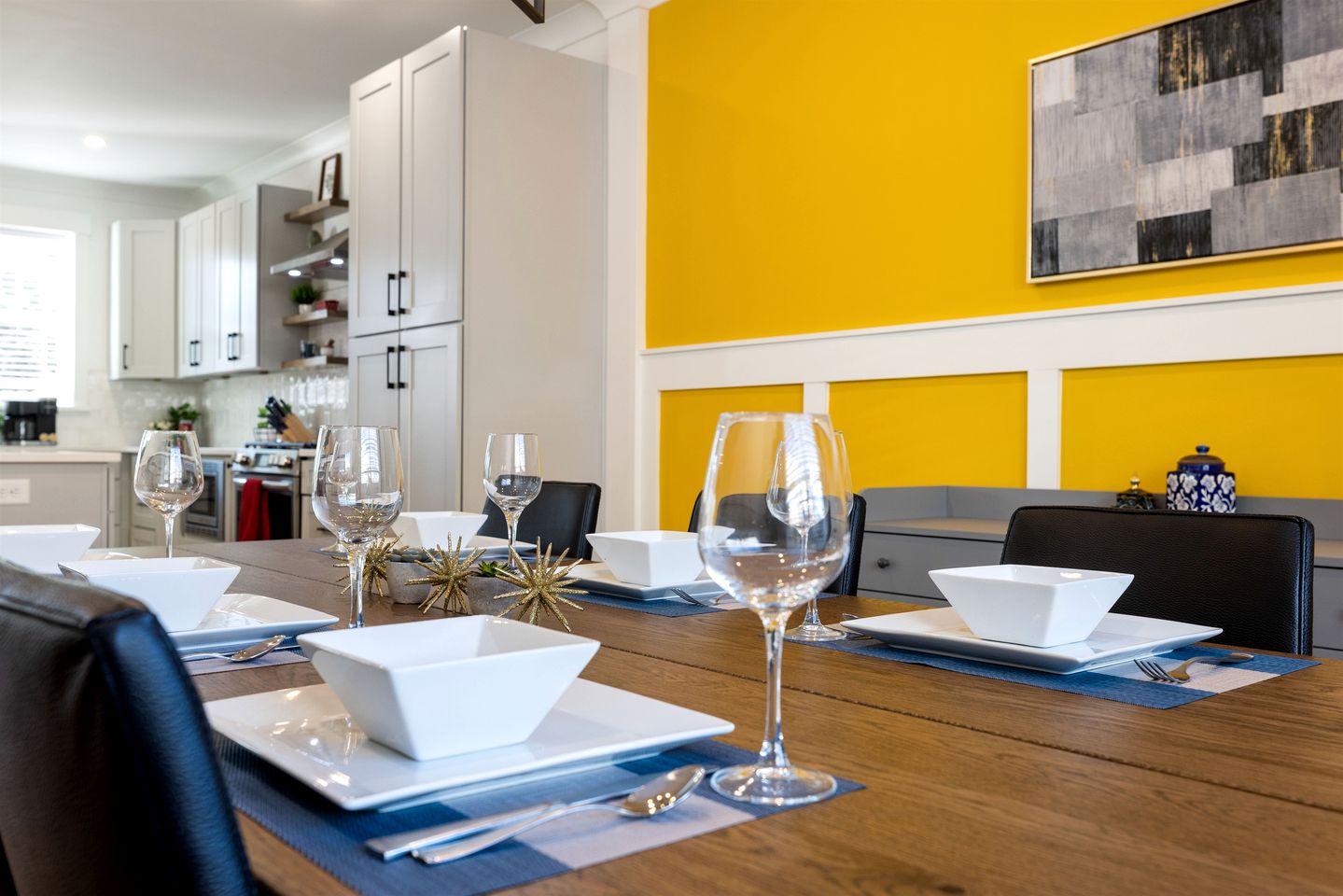 Luminous Urban Vacation Rental Haven near Catawba River in North Carolina