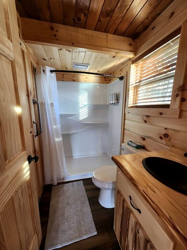 Cabins (United States of America, Franklin, Ohio)