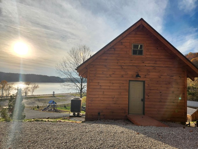 Cabins (United States of America, Franklin, Ohio)