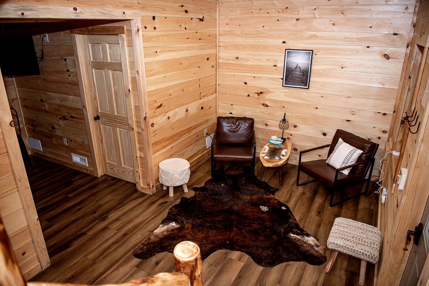 Luminous Cabin near Tappan Lake with Hot-Tub, BBQ and Deck in Ohio