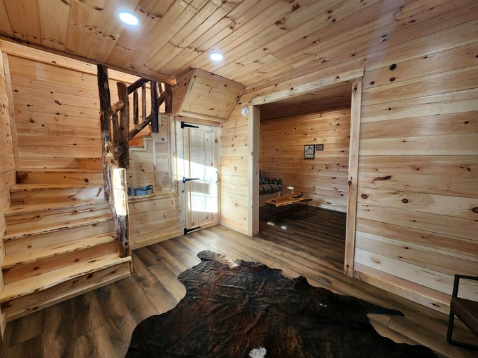 Cabins (United States of America, Franklin, Ohio)