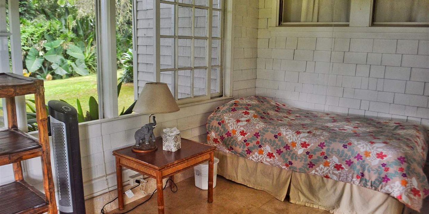 Spacious and Charming Cottage Rental with Hot Tub and Pool in Makawao, Hawaii