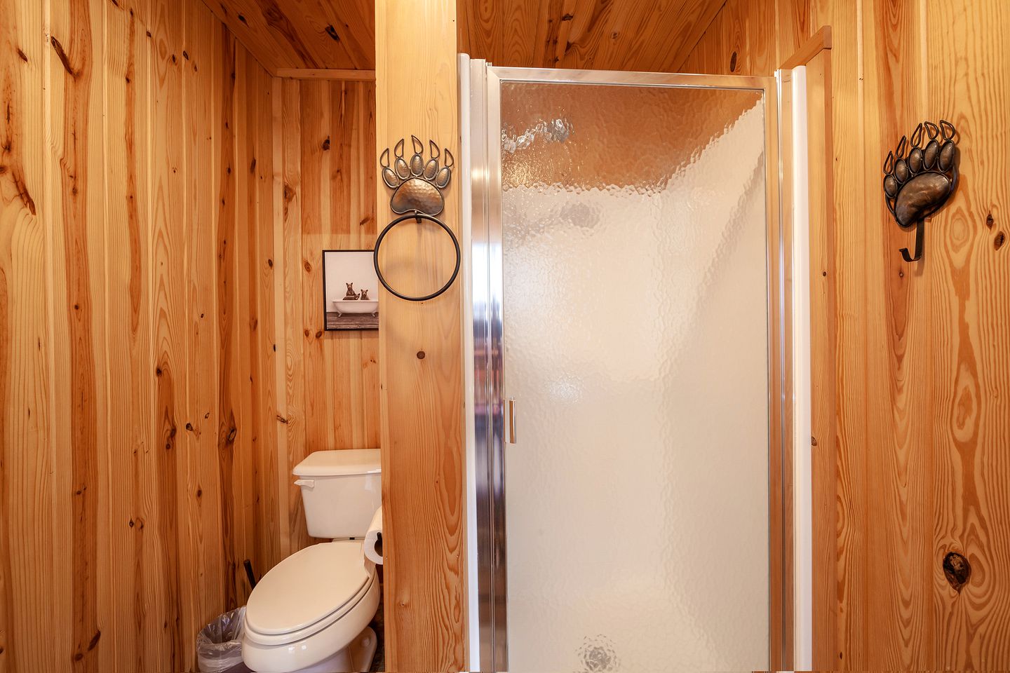 Stunning Pet-Friendly Cabin in Sevierville, Georgia, For Dreamy Escapes to Nature