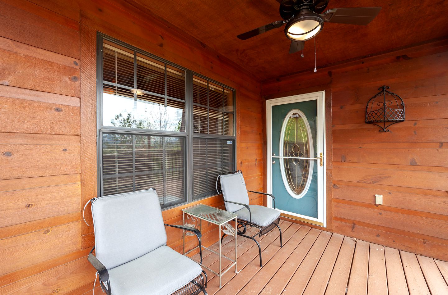 Stunning Pet-Friendly Cabin in Sevierville, Georgia, For Dreamy Escapes to Nature