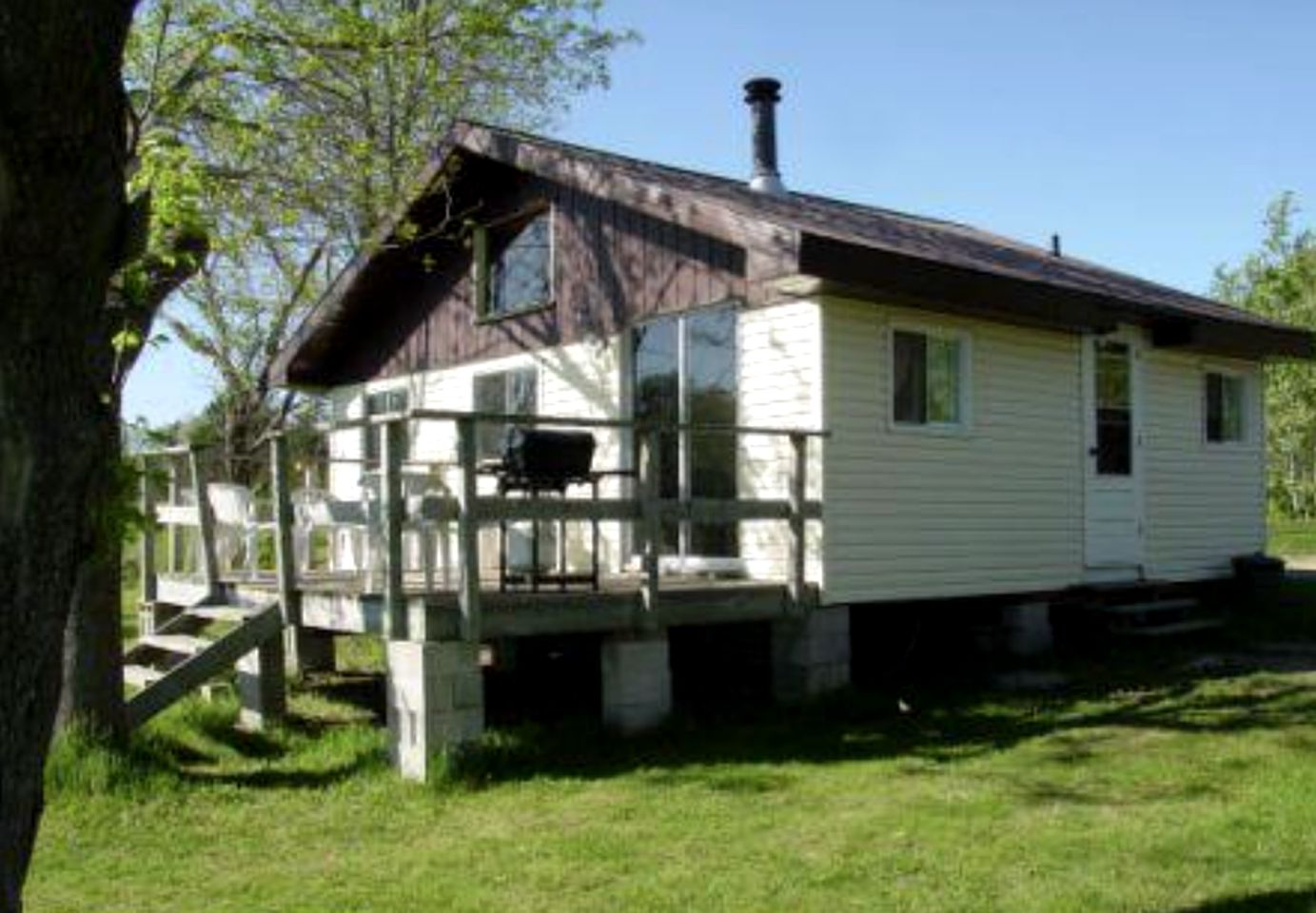 Charming Cottage Rental with Boat Dock near Algonquin Park, Ontario