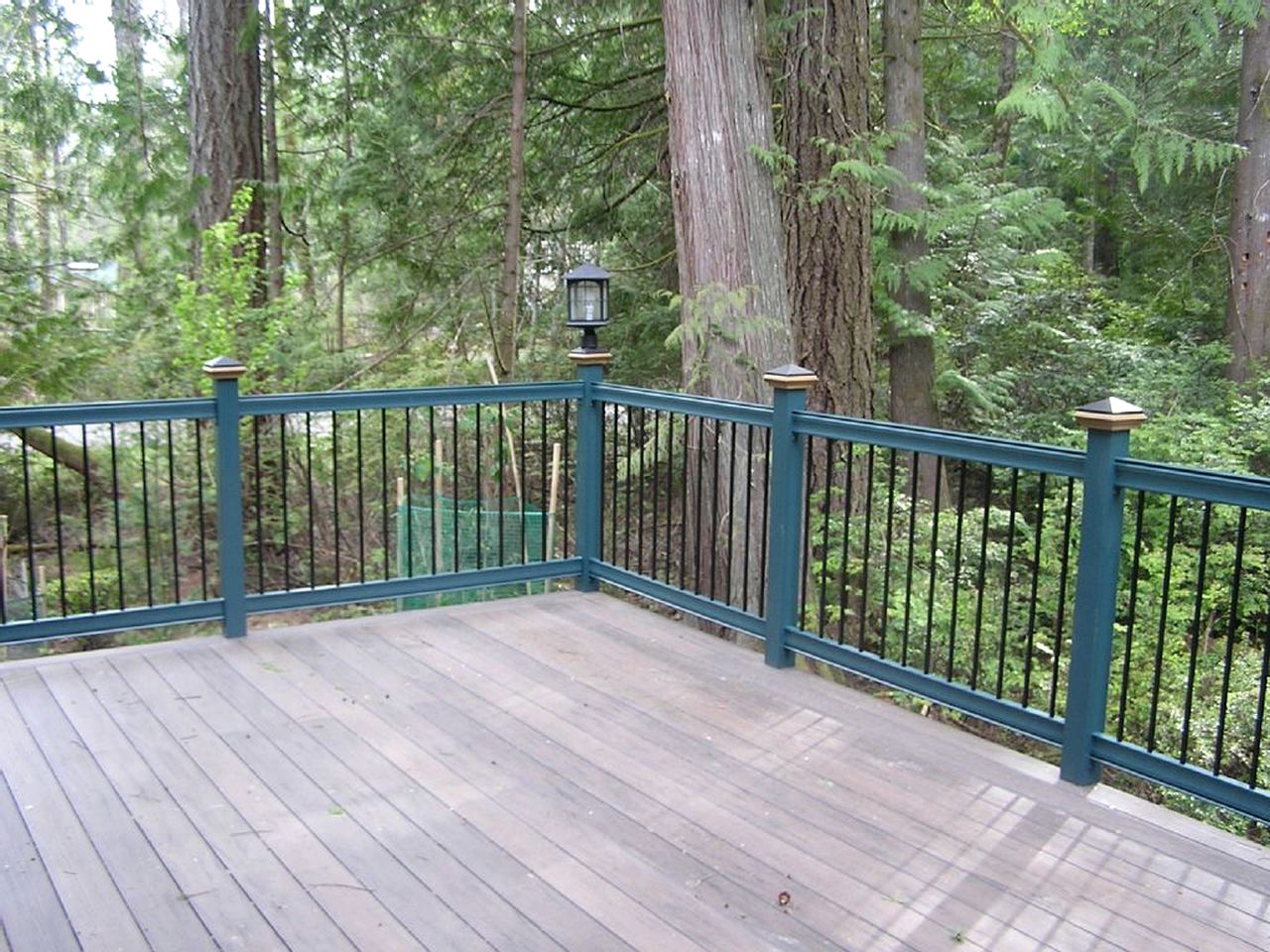 Rustic Cabin with a Pool and Hot Tub on Harstine Island in Washington