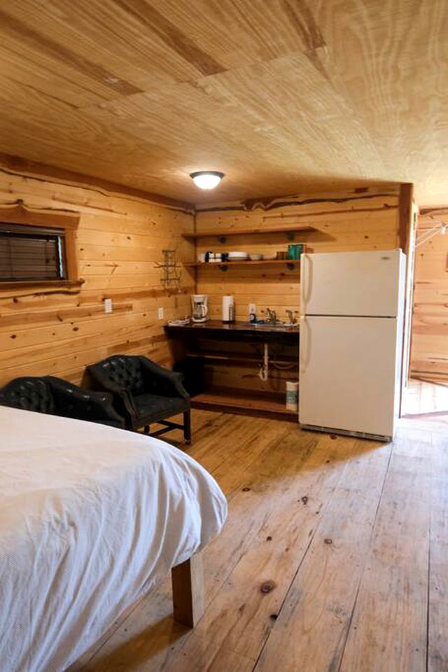 Mount Enterprise Retreat: Unique Barn Getaway, Pet-Friendly Escape in East Texas