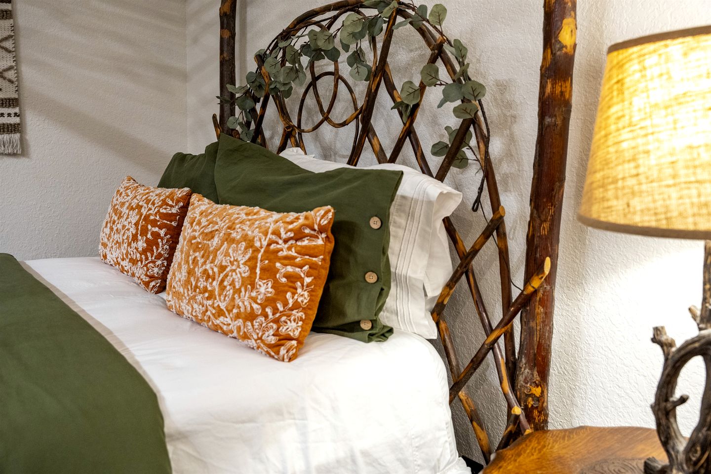 Chic, Renovated Barn with Hot Tub near the Heart of Fredericksburg Texas, Perfect for a Rustic Escape