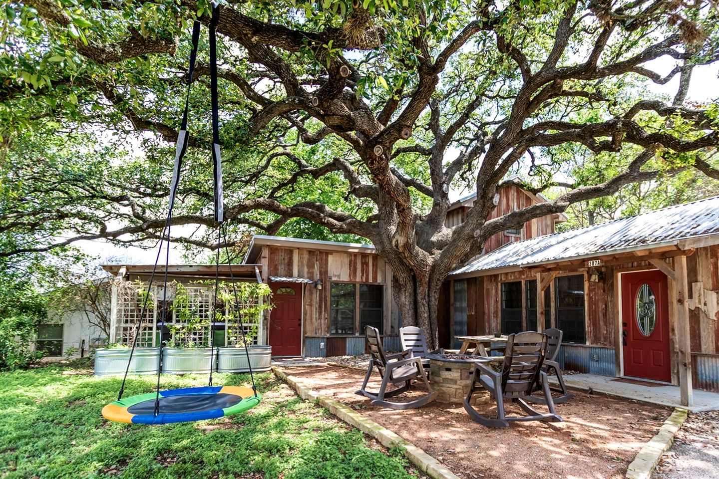 Chic, Renovated Barn with Hot Tub near the Heart of Fredericksburg Texas, Perfect for a Rustic Escape