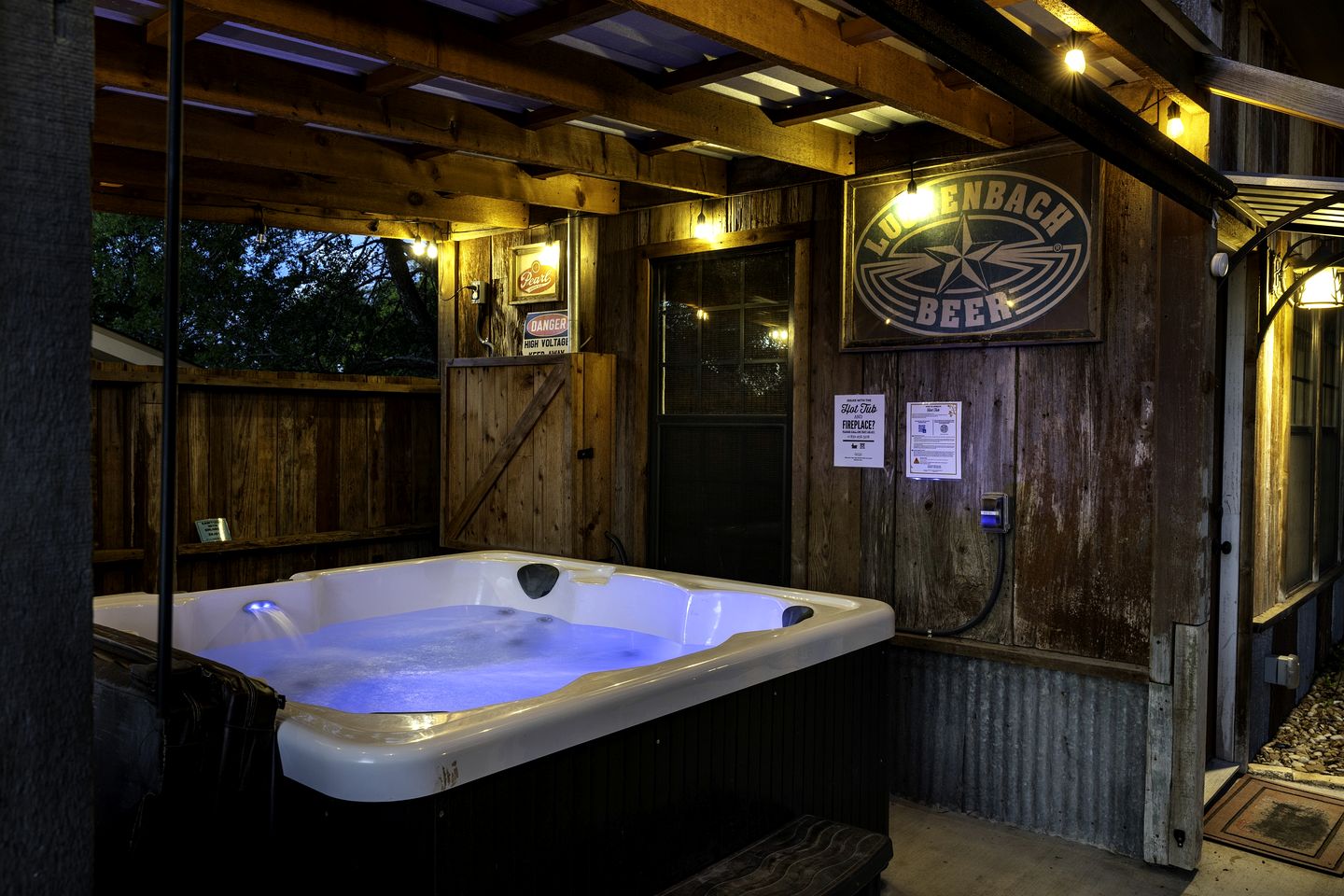 Chic, Renovated Barn with Hot Tub near the Heart of Fredericksburg Texas, Perfect for a Rustic Escape