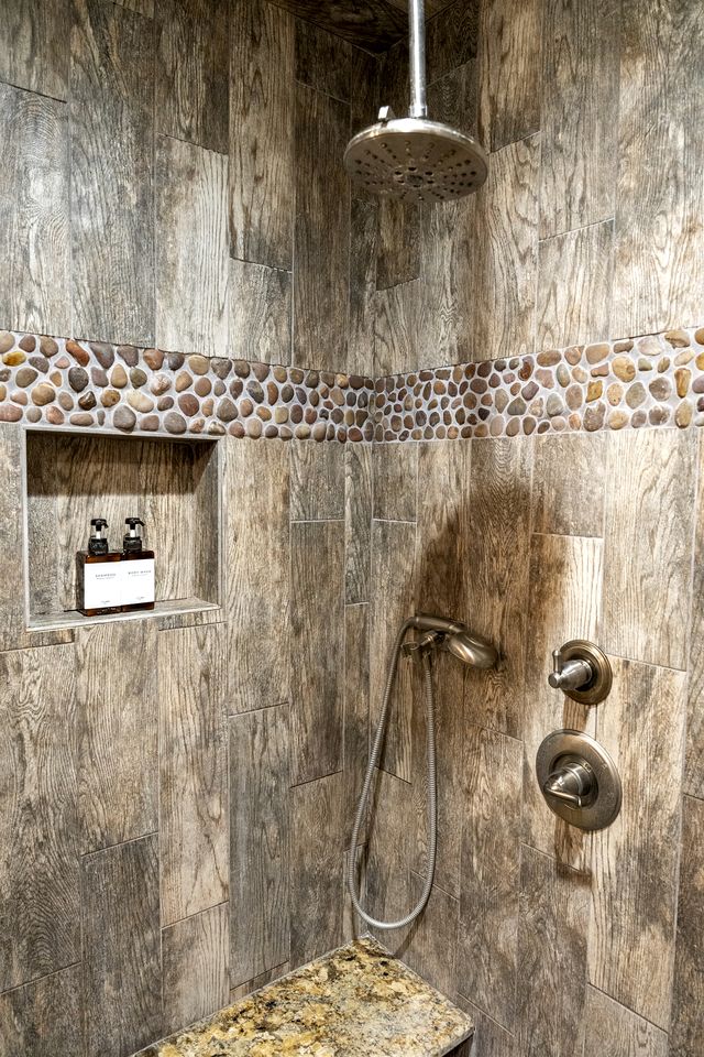 Chic, Renovated Barn with Hot Tub near the Heart of Fredericksburg Texas, Perfect for a Rustic Escape