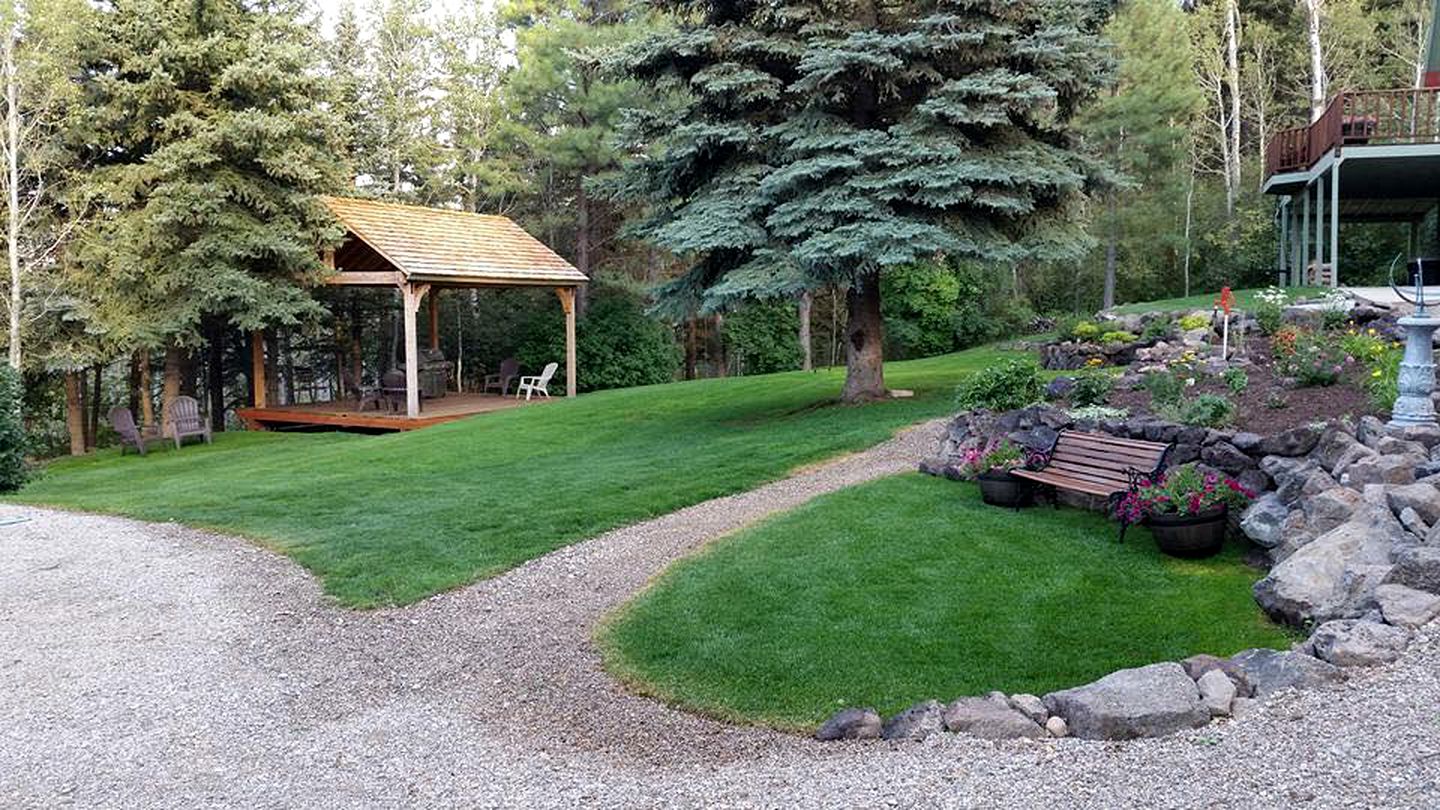 Barn-Style Vacation Rental with Mountain Views in Thayne, Wyoming