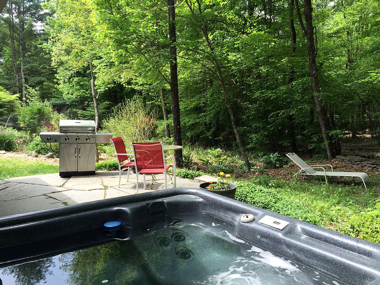 Romantic Streamside Barn Rental with Hot Tub in Heart of Woodstock, New York