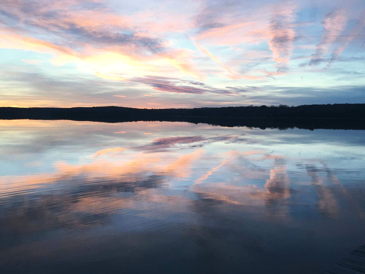 Charming Lakefront Cabin with Sandy Beach Access & Fire Pit Near Lake Cisco, TX