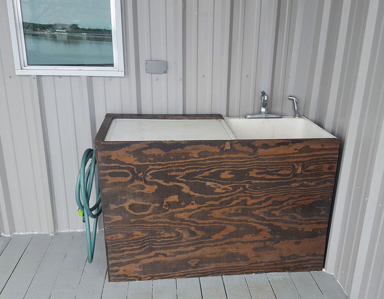 Charming Lakefront Cabin with Sandy Beach Access & Fire Pit Near Lake Cisco, TX