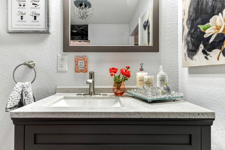 Cottages (Wills Point, Texas, United States)