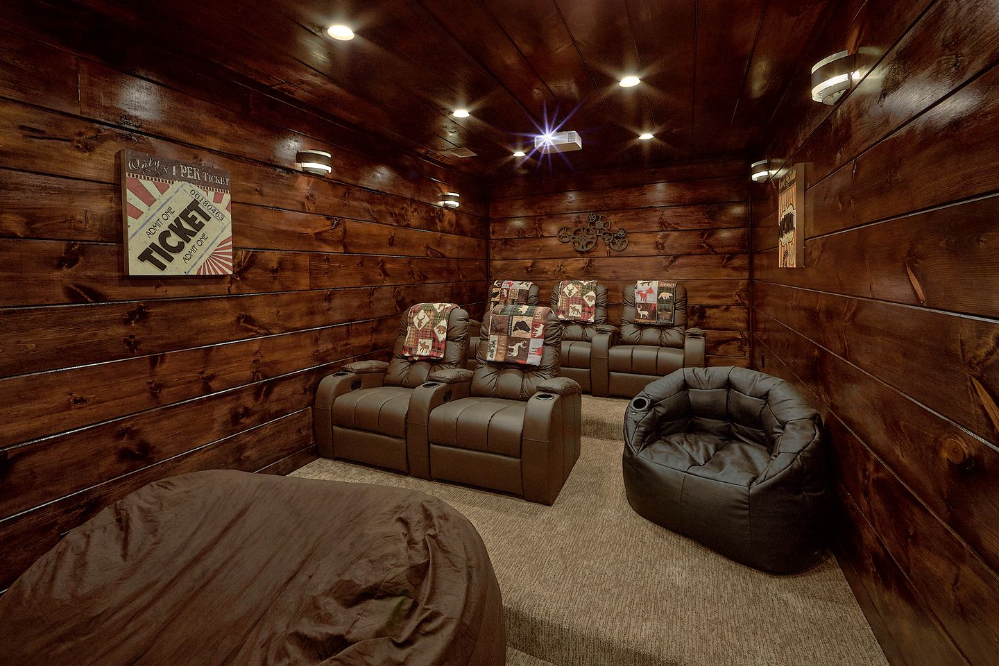 Gatlinburg Glamping Lodge for an Outdoor Adventure near the Great Smoky Mountain National Park