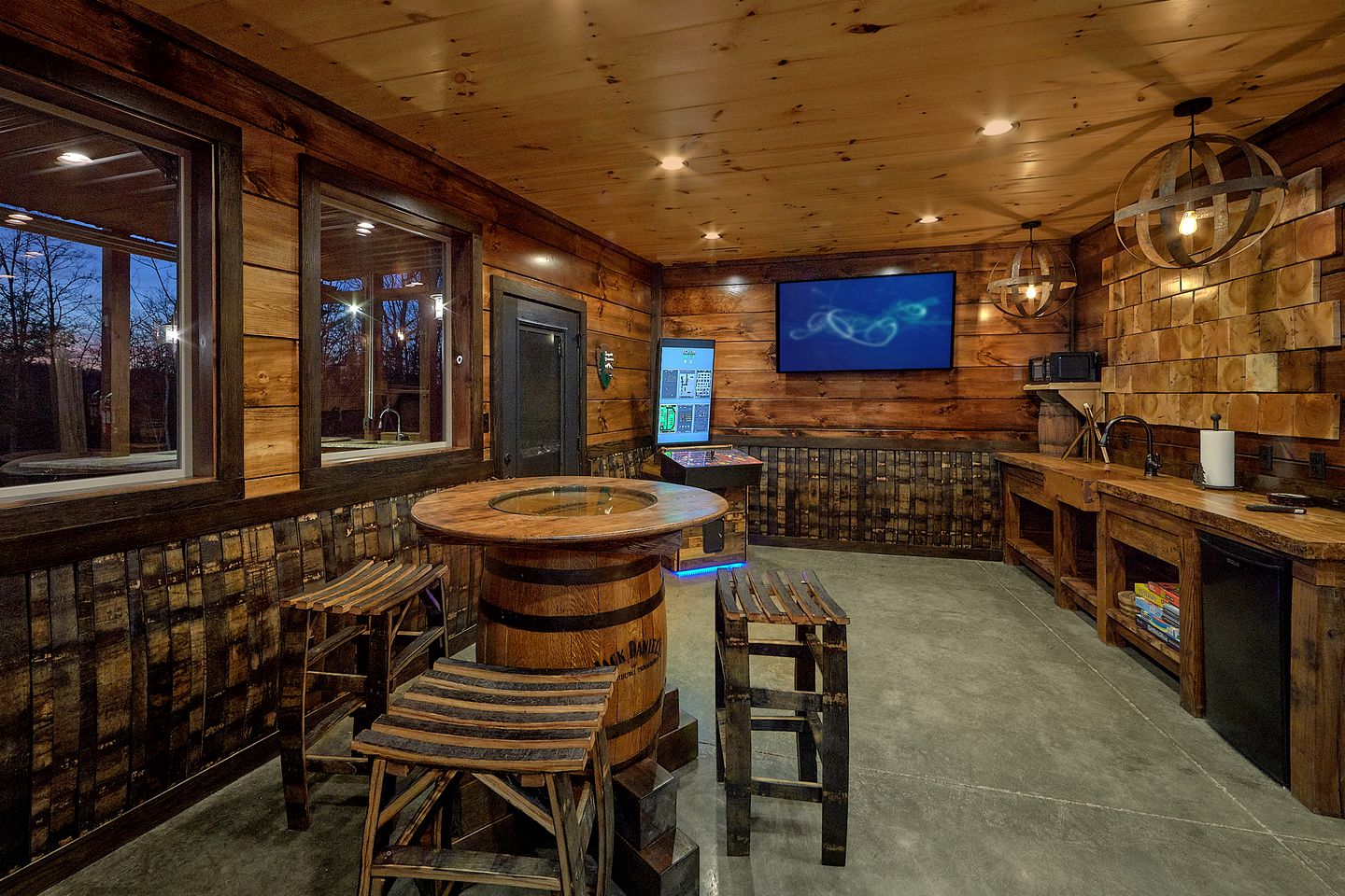 Gatlinburg Glamping Lodge for an Outdoor Adventure near the Great Smoky Mountain National Park