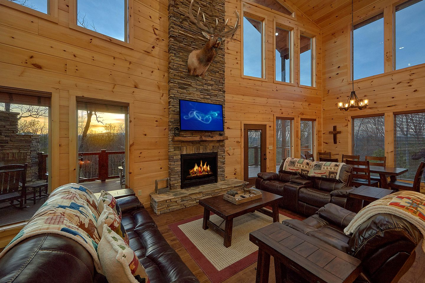 Gatlinburg Glamping Lodge for an Outdoor Adventure near the Great Smoky Mountain National Park